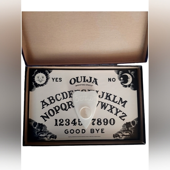 Vintage Ouija board Glows In The Dark 1998 - Picture 2 of 6